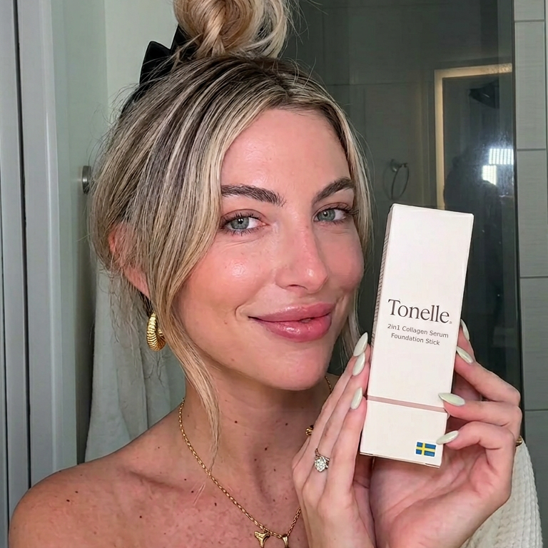 2-in-1 Color-Changing Foundation Stick